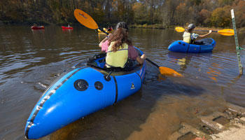 Mason students kayak on a lake
